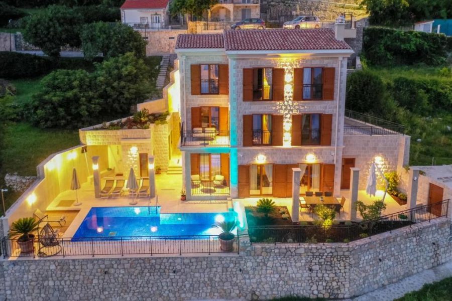 Luxury Villa Flower – 10min to Budva