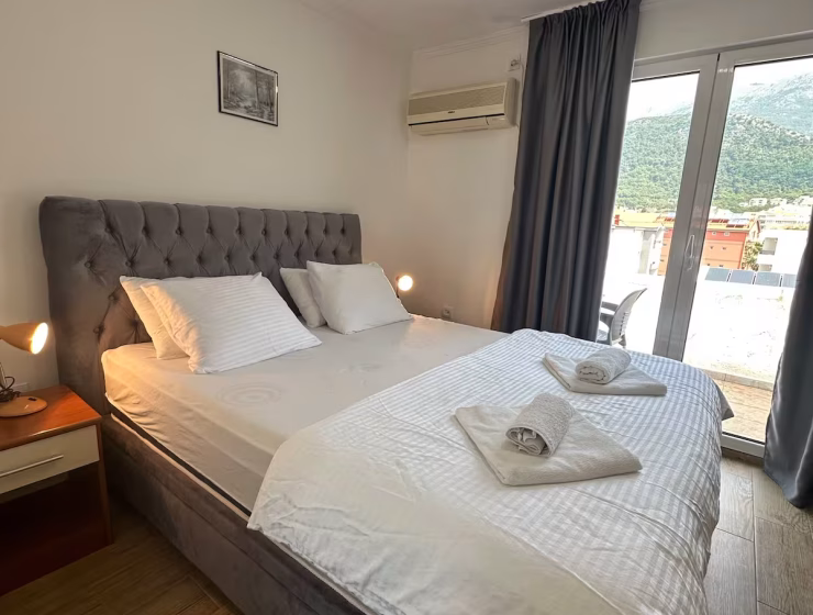 Room For Two, Budva