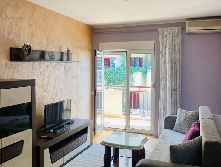 One bedroom Apartment Viktor – Central Comfort Just Minutes from the Beach
