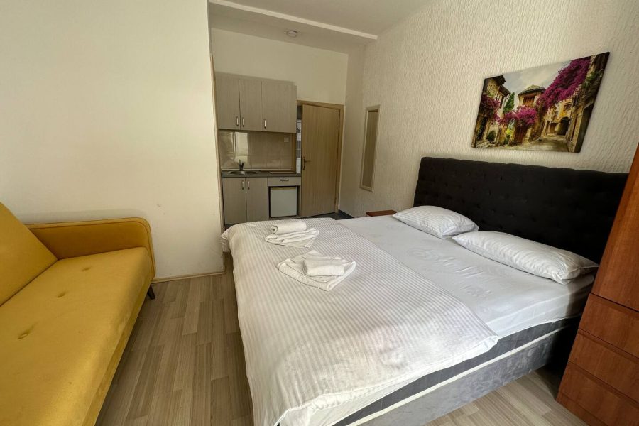Yellow Studio with Garden, Budva